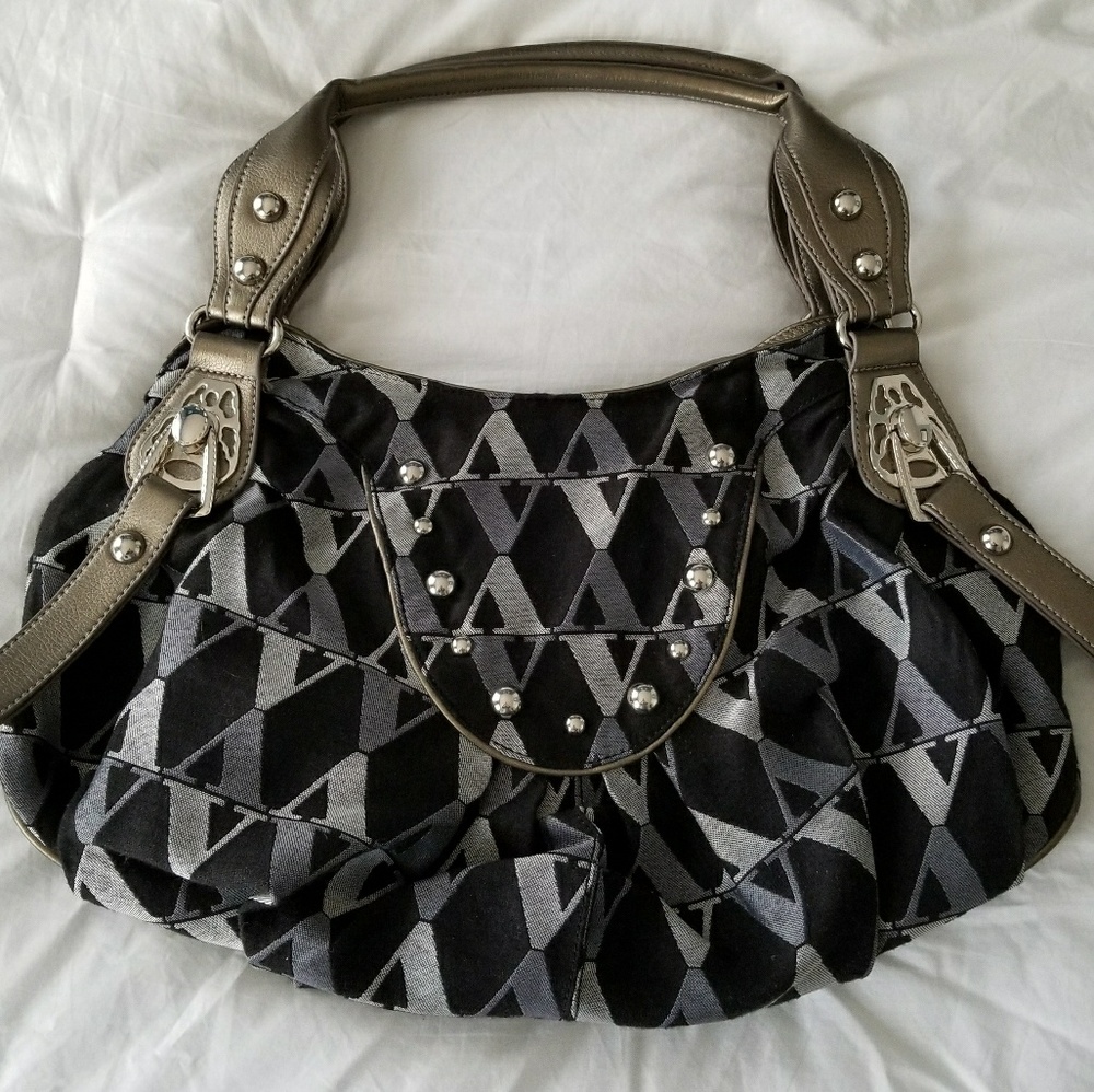 👜👜 Vittorio Signature Shoulder-bag